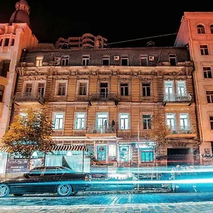 Art Near Golden Gate Apartment Kyiv