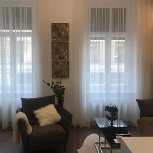 Cozy App Heart Apartment Budapest